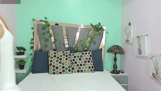 Alina Valmont online show from 10, 4, 2026