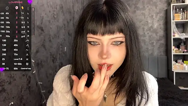 EmilyEmbears online show from 9, 6, 2026