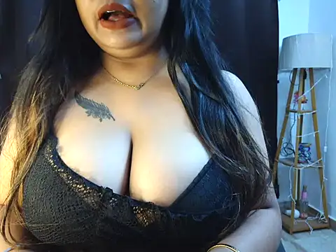 monika sassy online show from 28, 7, 2026
