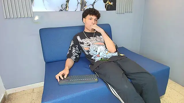 GOMEZZ 07 online show from 7, 4, 2026