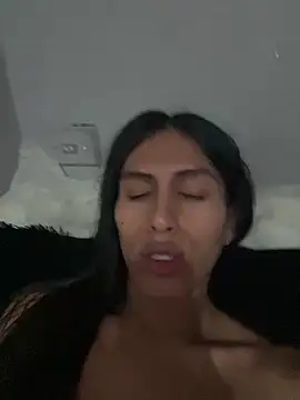 luna duque online show from 12, 6, 2026