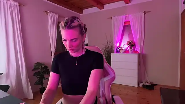 Snapshot of Foxy__Bite chatting on 24, 5, 2026 Foxy Bite online show from 24, 5, 2026