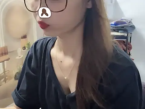 Snapshot of ___Nami___ chatting on 13, 4, 2026 Nami online show from 13, 4, 2026