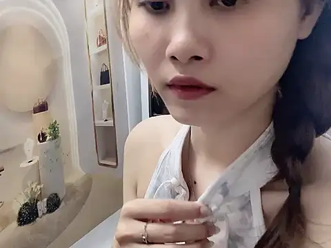Snapshot of ___Nami___ chatting on 10, 5, 2026 Nami online show from 10, 5, 2026
