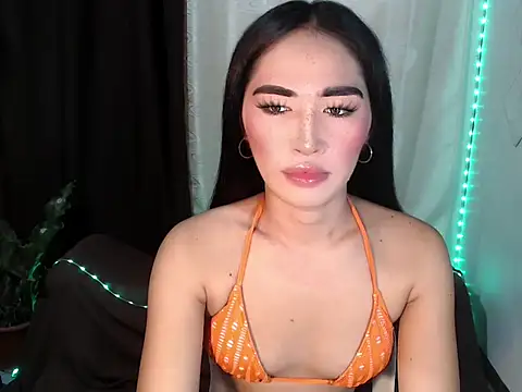 Snapshot of urasiankylie chatting on 8, 6, 2026 urasiankylie online show from 8, 6, 2026