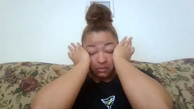 Snapshot of madzbailey chatting on 10, 6, 2026 madzbailey online show from 10, 6, 2026