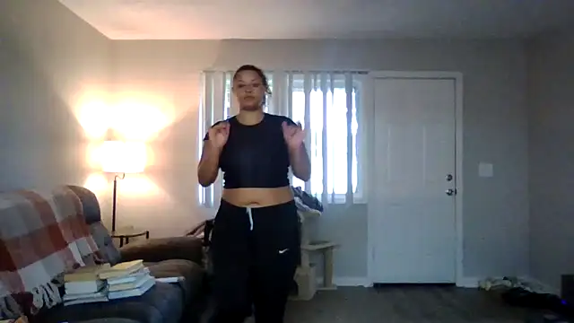 Snapshot of madzbailey chatting on 21, 6, 2026 madzbailey online show from 21, 6, 2026