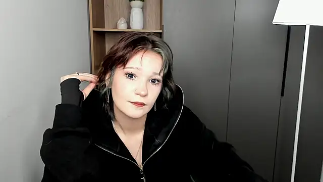 Snapshot of BettieBagwill chatting on 5, 4, 2026 BettieBagwill online show from 5, 4, 2026