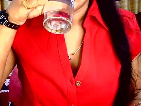 Snapshot of Noor_Zarin chatting on 15, 4, 2026 Noor Zarin online show from 15, 4, 2026