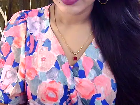 Snapshot of Noor_Zarin chatting on 14, 5, 2026 Noor Zarin online show from 14, 5, 2026
