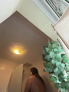 Hollpopss online show from 25, 4, 2026