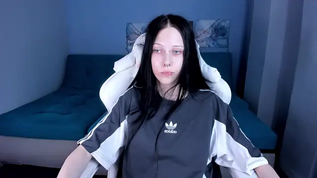 SugarBunny18 online show from 18, 7, 2026
