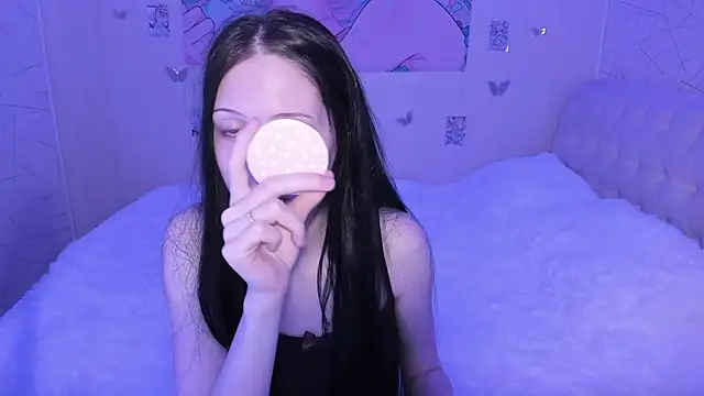 SugarBunny18 online show from 25, 7, 2026