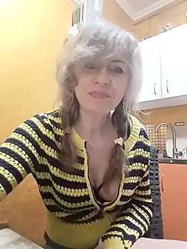 TaynaSecret online show from 5, 4, 2026