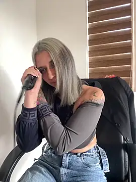 Isabella varella- online show from 14, 5, 2026
