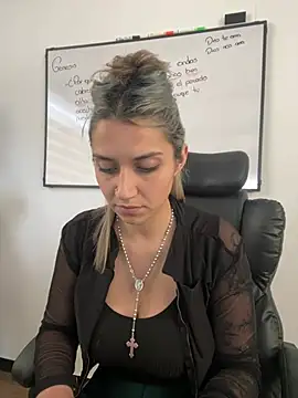 Isabella varella- online show from 20, 7, 2026