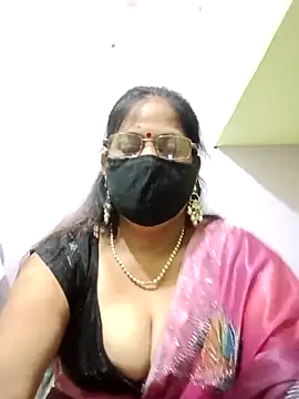 Snapshot of SEEMA_012 chatting on 16, 5, 2026 SEEMA 012 online show from 16, 5, 2026