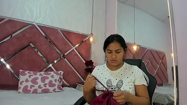 AprilMiiller online show from 21, 5, 2026