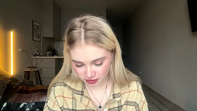 Snapshot of kirtova_ chatting on 19, 4, 2026 kirtova online show from 19, 4, 2026