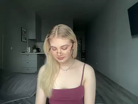 Snapshot of kirtova_ chatting on 10, 5, 2026 kirtova online show from 10, 5, 2026