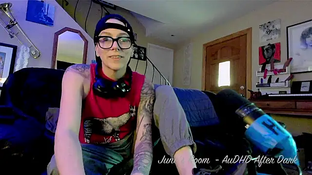 Snapshot of juneafterhours chatting on 2, 5, 2026 juneafterhours online show from 2, 5, 2026