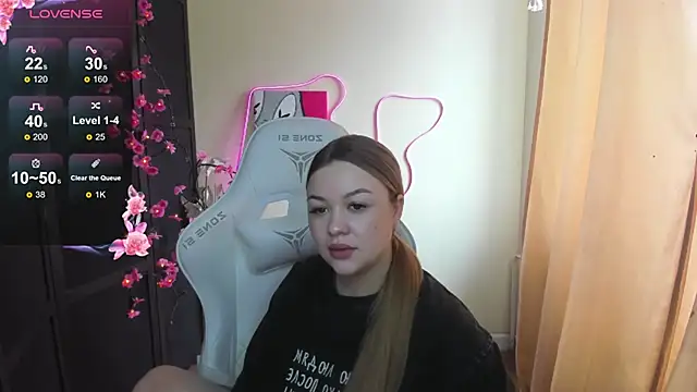 Snapshot of AmeliePeach chatting on 6, 4, 2026 AmeliePeach online show from 6, 4, 2026