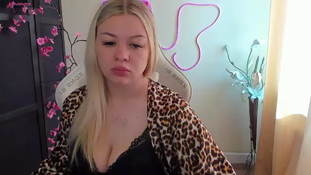 AmeliePeach online show from 17, 6, 2026
