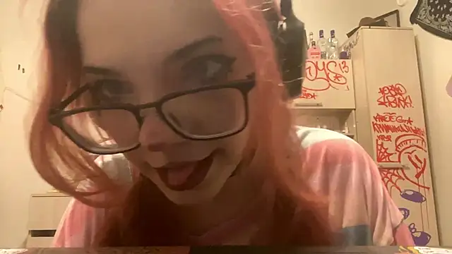 Snapshot of RedHeadCat chatting on 27, 4, 2026 RedHeadCat online show from 27, 4, 2026