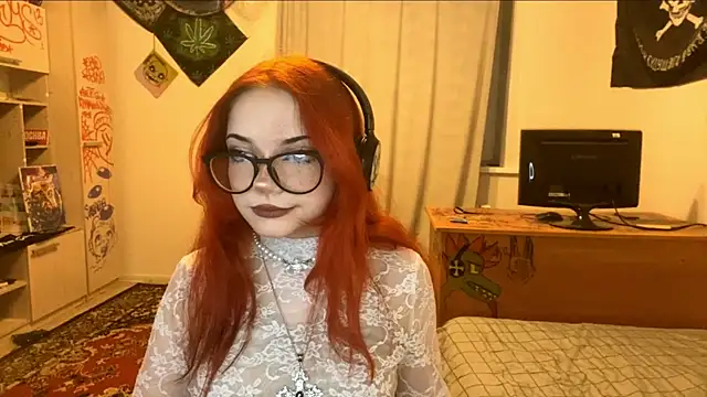 Snapshot of RedHeadCat chatting on 12, 5, 2026 RedHeadCat online show from 12, 5, 2026