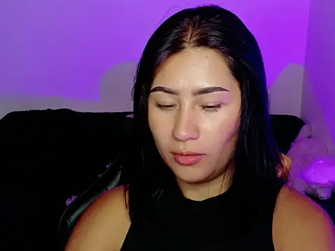 EvelynLeen  online show from 10, 7, 2026