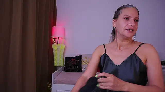 Snapshot of SweetLilTrouble chatting on 21, 6, 2026 SweetLilTrouble online show from 21, 6, 2026