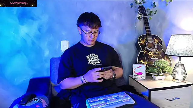 Snapshot of owen_xxx chatting on 6, 4, 2026 owen xxx online show from 6, 4, 2026