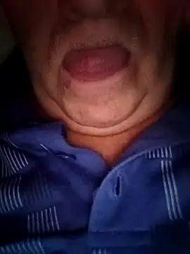 Snapshot of lickboy40 chatting on 17, 6, 2026 lickboy40 online show from 17, 6, 2026