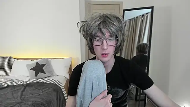 Snapshot of schizophrenic_dog chatting on 15, 4, 2026 schizophrenic dog online show from 15, 4, 2026