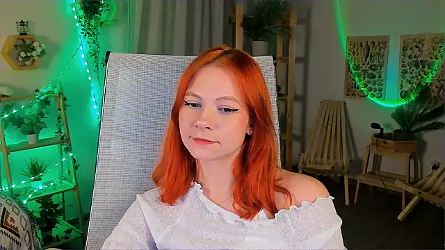 Snapshot of LisaAris chatting on 8, 5, 2026 LisaAris online show from 8, 5, 2026
