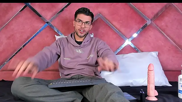 RodrigoColby2 online show from 12, 6, 2026
