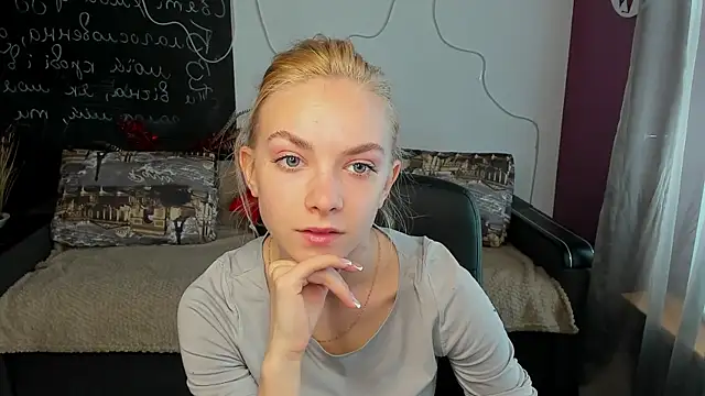 Snapshot of SonnySofia chatting on 23, 4, 2026 SonnySofia online show from 23, 4, 2026
