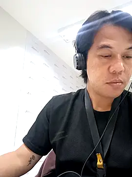 akiramoore online show from 4, 6, 2026