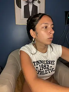 DulceLatinaxo online show from 28, 4, 2026