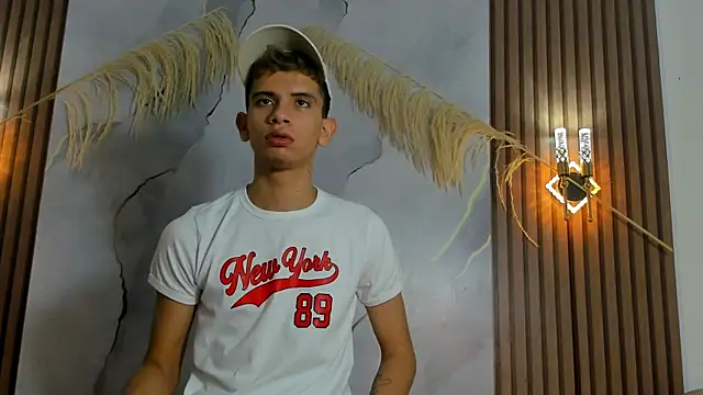 Ethanhot os online show from 16, 4, 2026