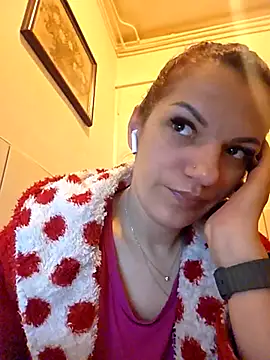 SweetMomy  online show from 24, 4, 2026