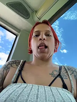 Snapshot of Mia_0-4 chatting on 11, 6, 2026 Mia 0-4 online show from 11, 6, 2026