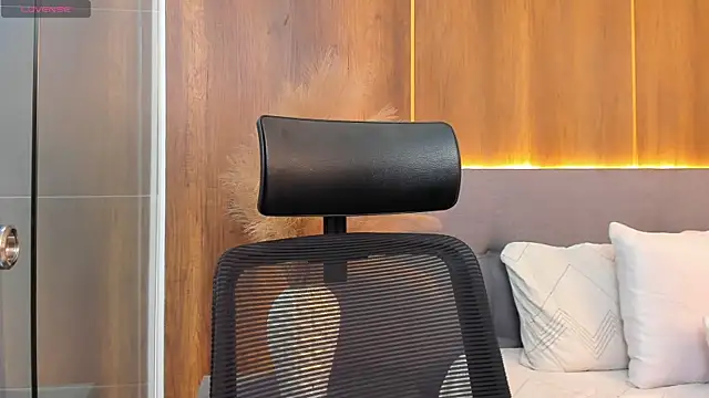 Snapshot of _Megan_Angel_ chatting on 16, 4, 2026 Megan Angel online show from 16, 4, 2026