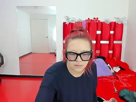 scarlett red 1 online show from 15, 5, 2026