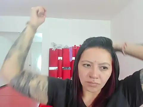 scarlett red 1 online show from 18, 5, 2026
