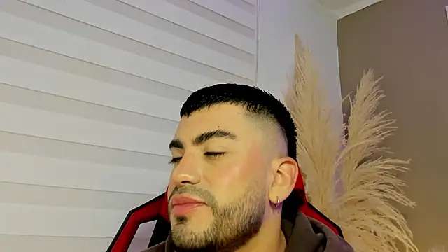 Alexander Diazz online show from 4, 5, 2026