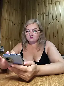 White-Chocolatte online show from 19, 5, 2026
