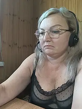 Snapshot of White-Chocolatte chatting on 5, 6, 2026 White-Chocolatte online show from 5, 6, 2026