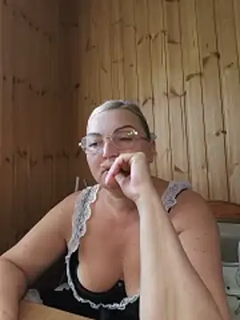 Snapshot of White-Chocolatte chatting on 18, 6, 2026 White-Chocolatte online show from 18, 6, 2026