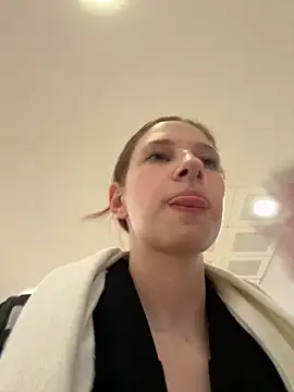 Snapshot of michelle_lovique chatting on 25, 4, 2026 michelle lovique online show from 25, 4, 2026